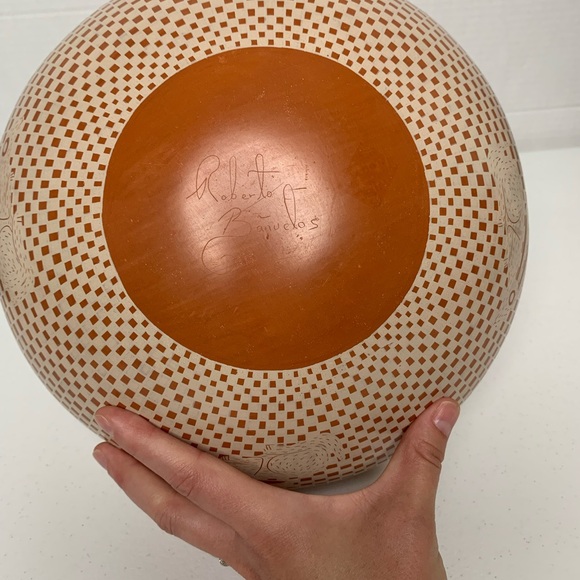 Roberto Manuelos Mata Ortiz Rabbit Pottery vase - Picture 8 of 8